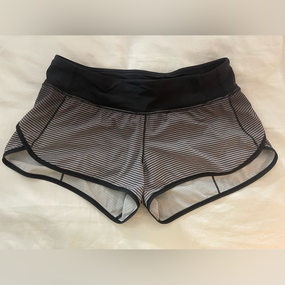 LULULEMON Speed Up Short Low Rise Length 2.5